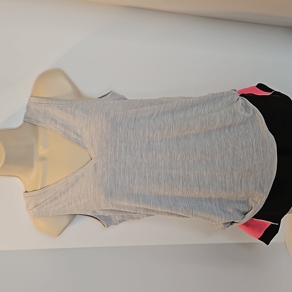 Old Navy Active Size XS Breathe On Light Gray V-neck workout shirt athletic top - Picture 6 of 16